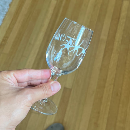 THE WAIT WINE GLASS